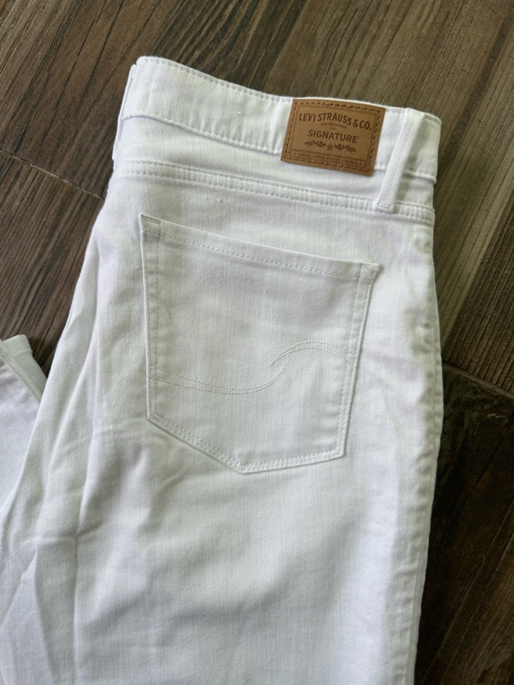 Levi's White Mid-Rise BootCut Flare Jeans - Picture 9 of 15